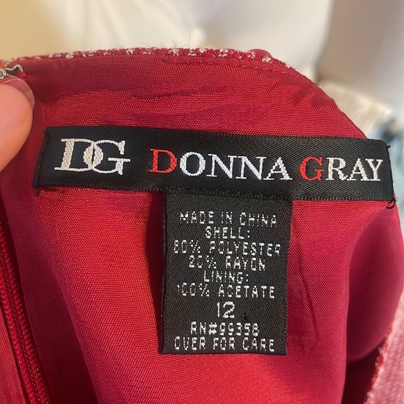 DG Donna Gray 2 piece dress w/ jacket red and white specs throughout career 12 - Picture 9 of 16